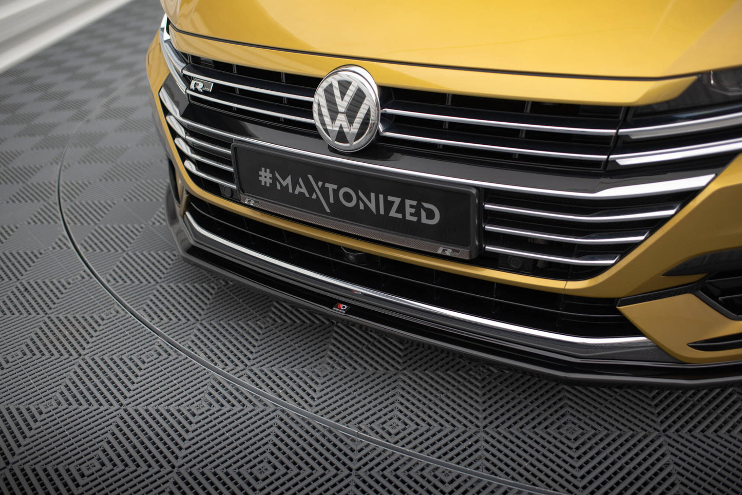 Maxton Design spoiler pod přední nárazník ver.1 pro Volkswagen Arteon, černý lesklý plast ABS