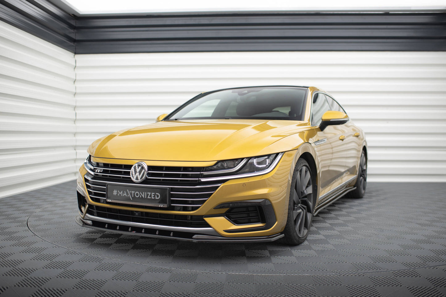 Maxton Design spoiler pod přední nárazník ver.3 pro Volkswagen Arteon, černý lesklý plast ABS