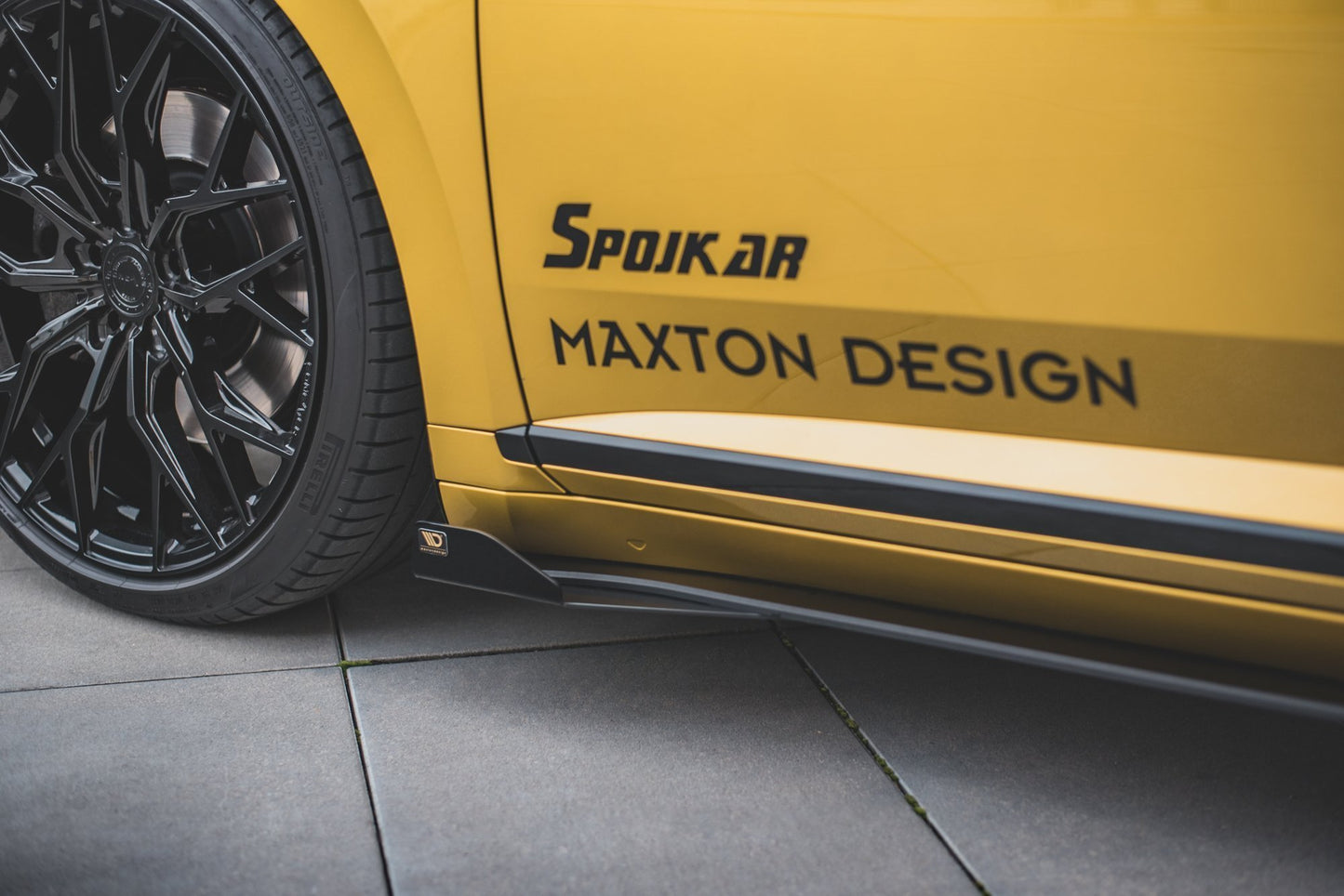 Maxton Design "Racing durability" difuzory pod boční prahy s křidélky pro Volkswagen Arteon, plast ABS bez povrchové úpravy, s červenou linkou