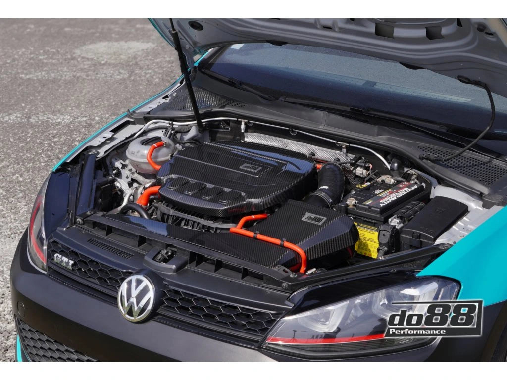 do88 karbonový kryt motoru pro Audi