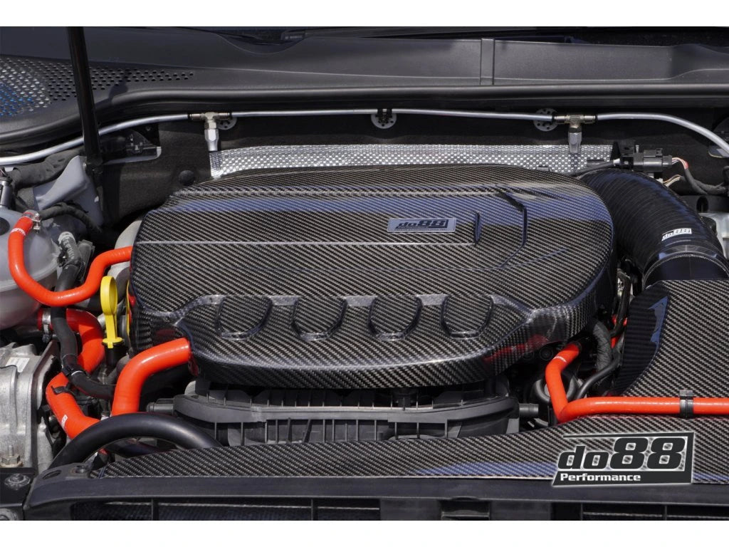 do88 karbonový kryt motoru pro Audi