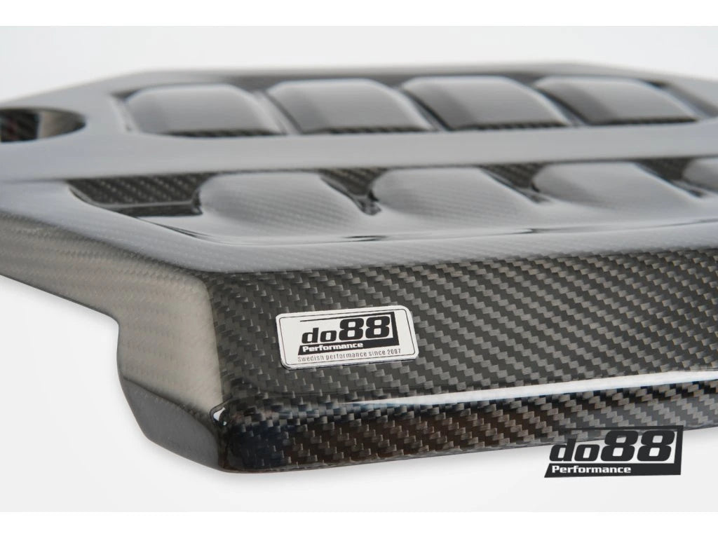 do88 karbonový kryt motoru pro Audi