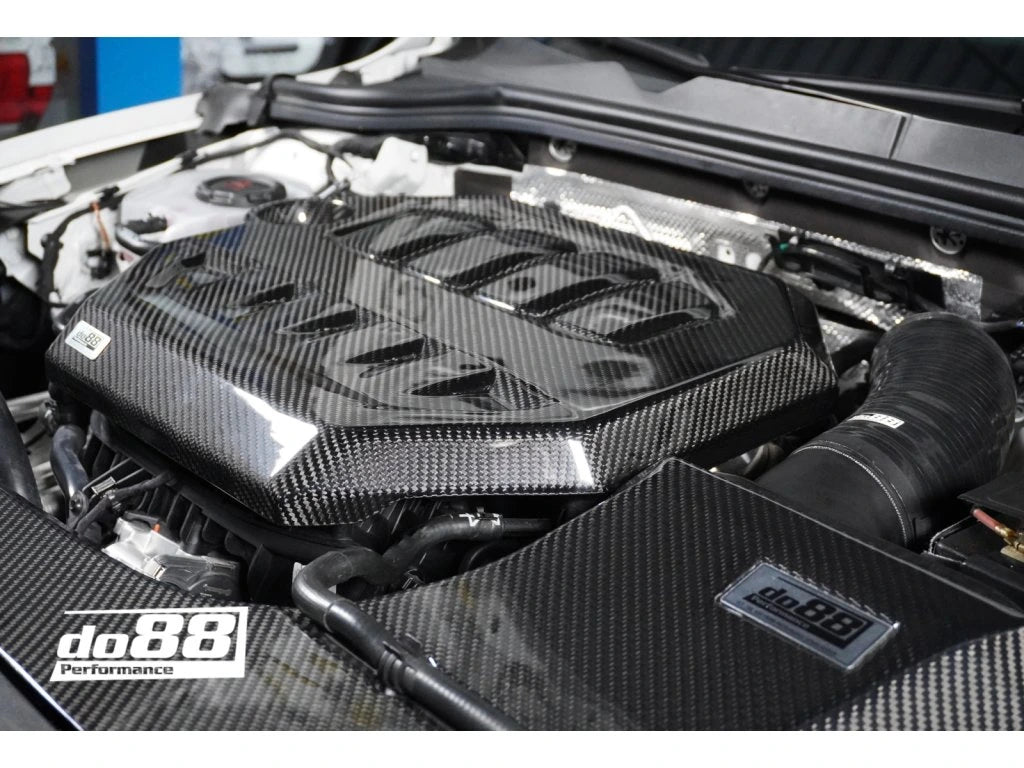 do88 karbonový kryt motoru pro Audi