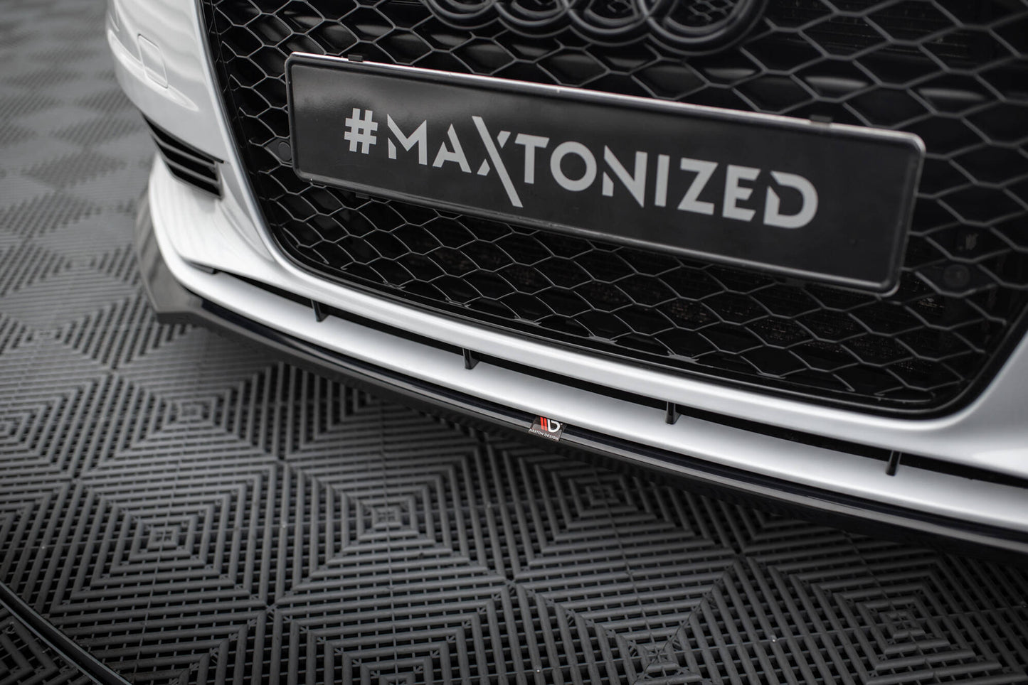 Maxton Design spoiler pod přední nárazník ver.2 pro Audi A3 8V, černý lesklý plast ABS, Sedan