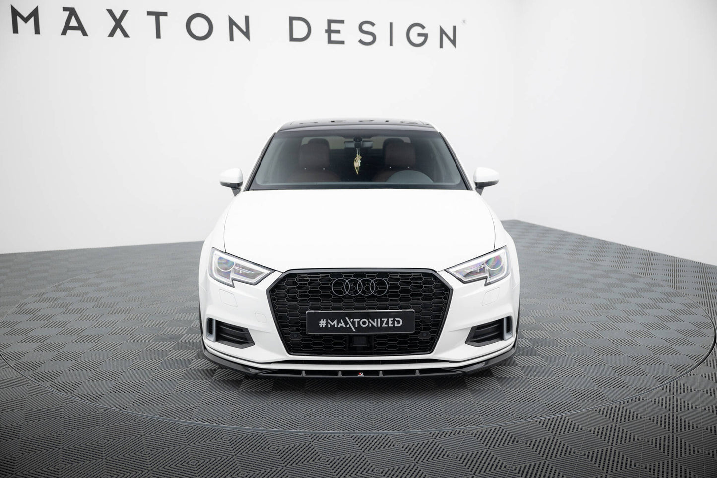 Maxton Design spoiler pod přední nárazník pro Audi A3 8V FL, černý lesklý plast ABS, Sedan