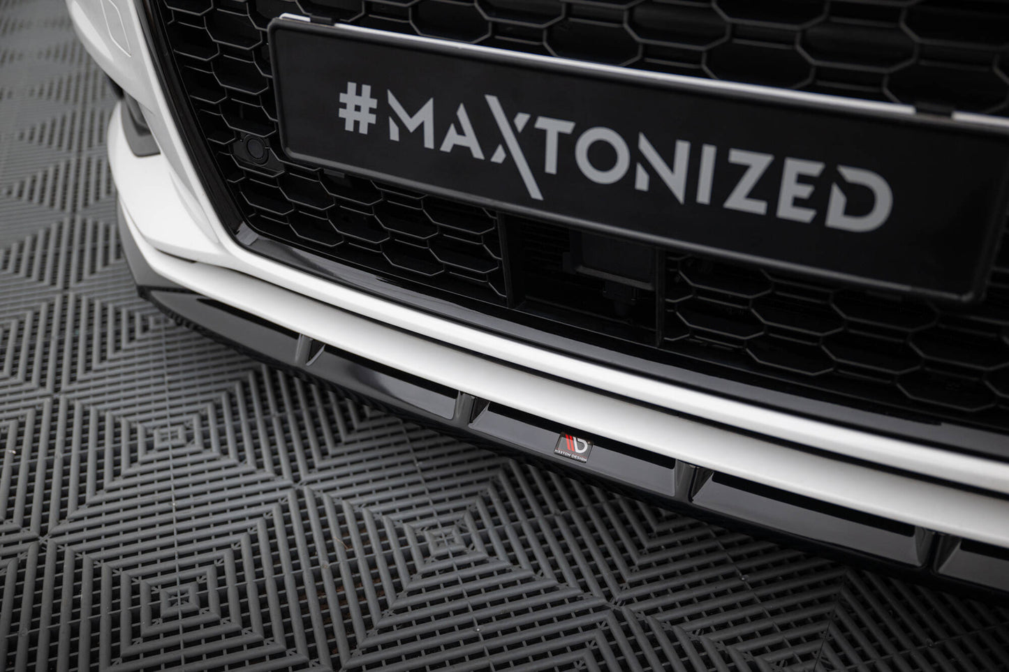 Maxton Design spoiler pod přední nárazník pro Audi A3 8V FL, černý lesklý plast ABS, Sedan