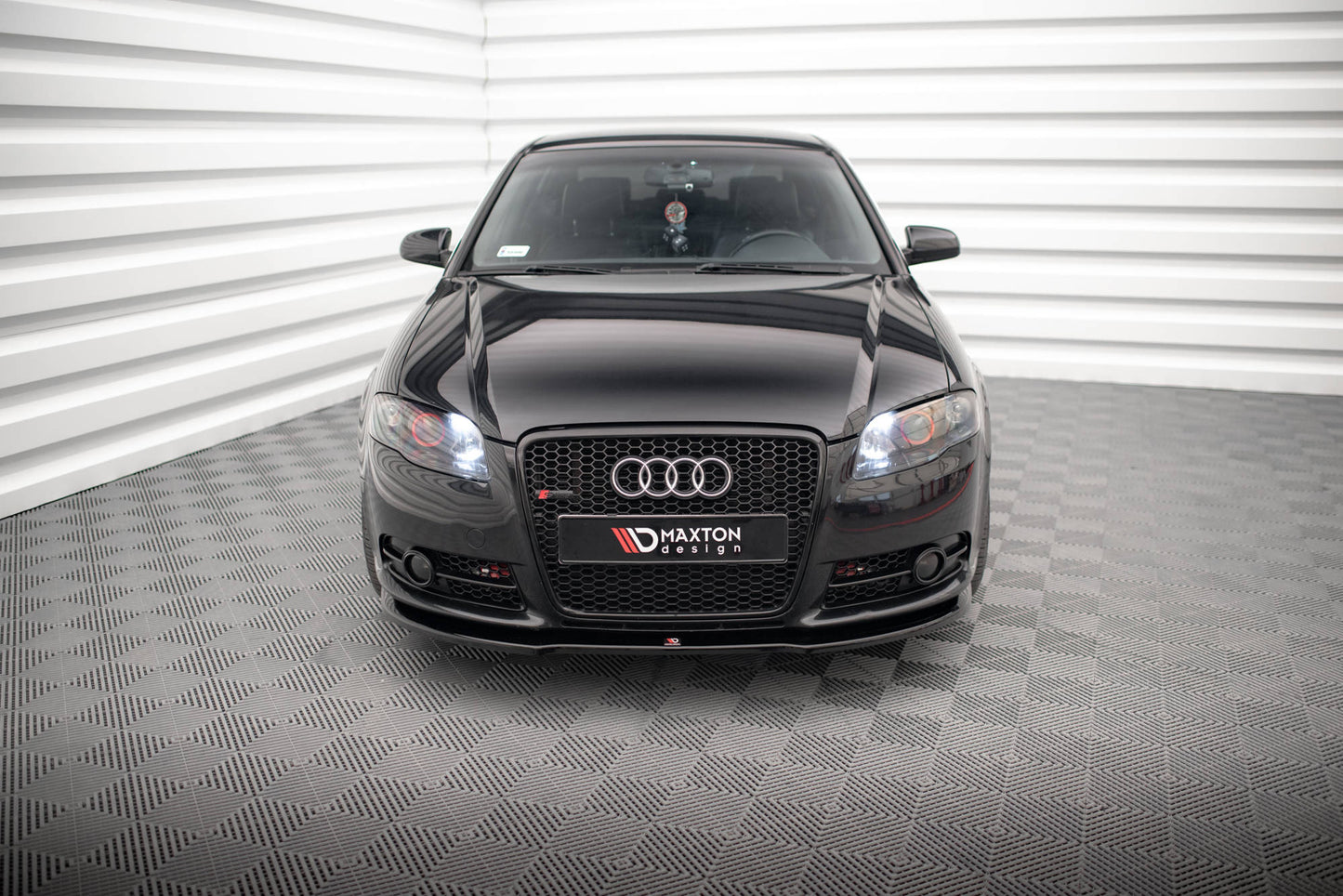 Maxton Design spoiler pod přední nárazník pro Audi A4 B7, černý lesklý plast ABS, S-Line