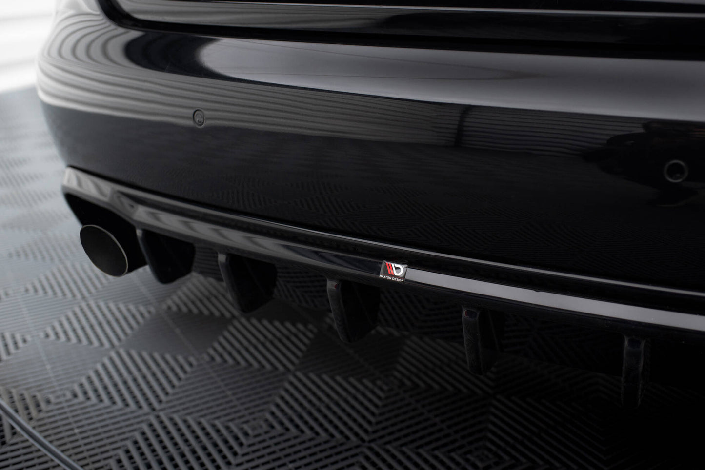 Maxton Design vložka zadního nárazníku pro Audi A4 B8, černý lesklý plast ABS, Sedan / Avant, verze s jednoduchými výfuky na obou stranách