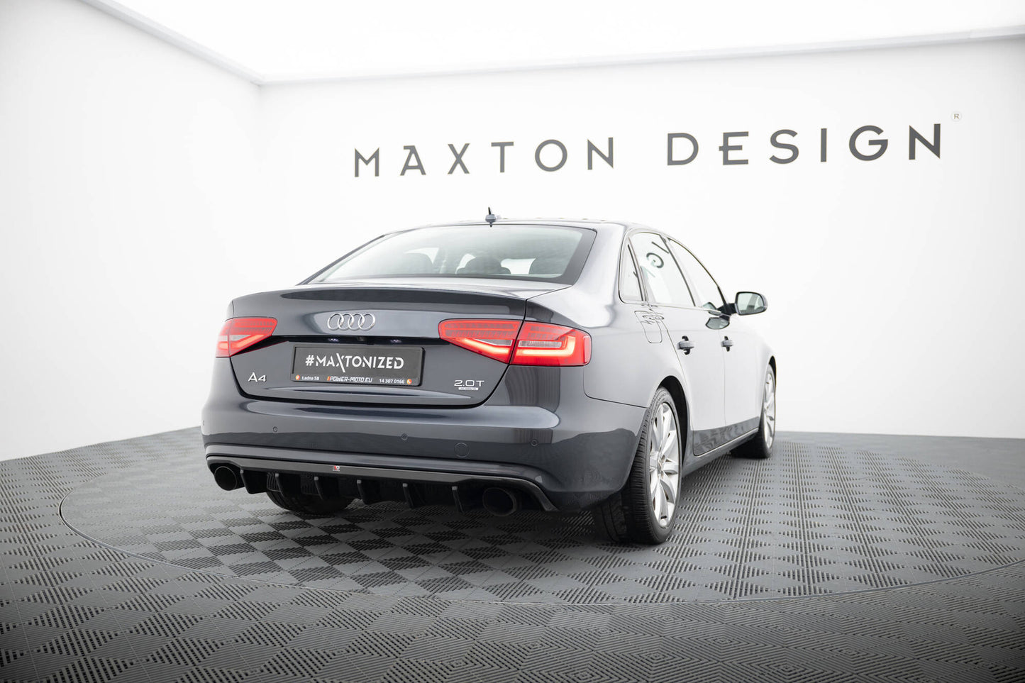 Maxton Design vložka zadního nárazníku pro Audi A4 B8 FL, černý lesklý plast ABS, Sedan / Avant, verze s jednoduchými výfuky na obou stranách