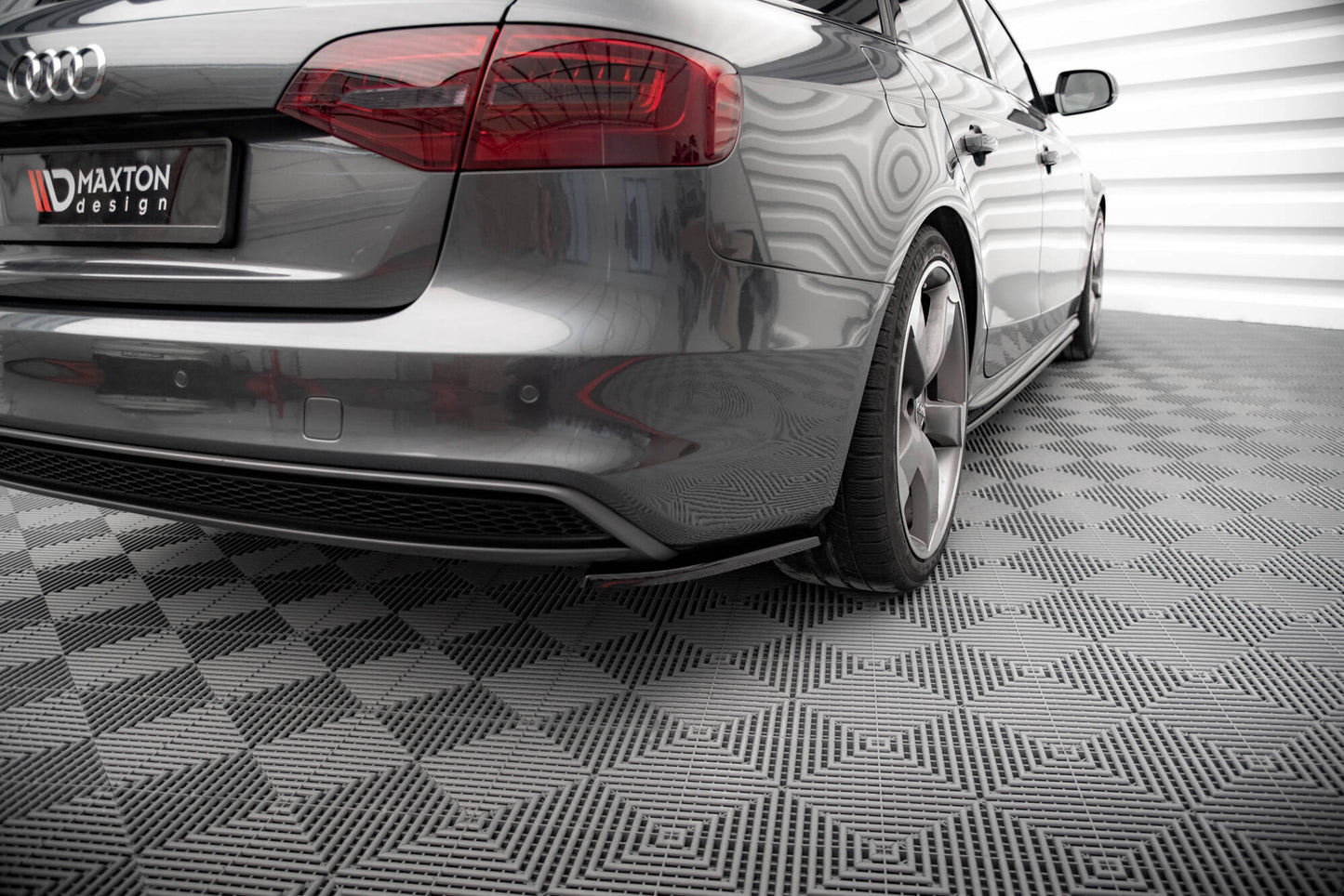 Maxton Design boční difuzory pod zadní nárazník ver.2 pro Audi A4 B8 FL, černý lesklý plast ABS, S-Line Avant