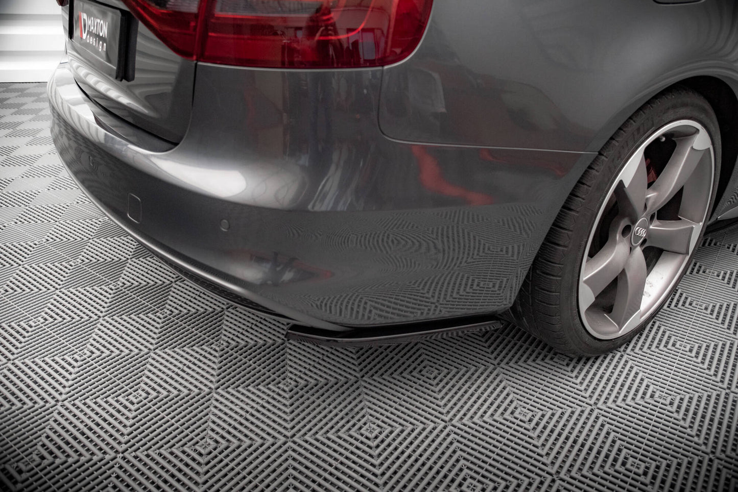 Maxton Design boční difuzory pod zadní nárazník ver.2 pro Audi A4 B8 FL, černý lesklý plast ABS, S-Line Avant