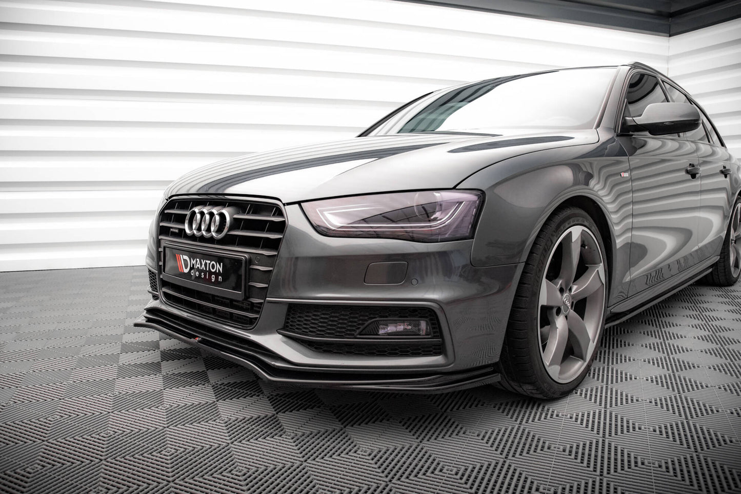 Maxton Design spoiler pod přední nárazník ver.4 pro Audi A4 B8 FL, černý lesklý plast ABS, Sedan/Avant S-Line