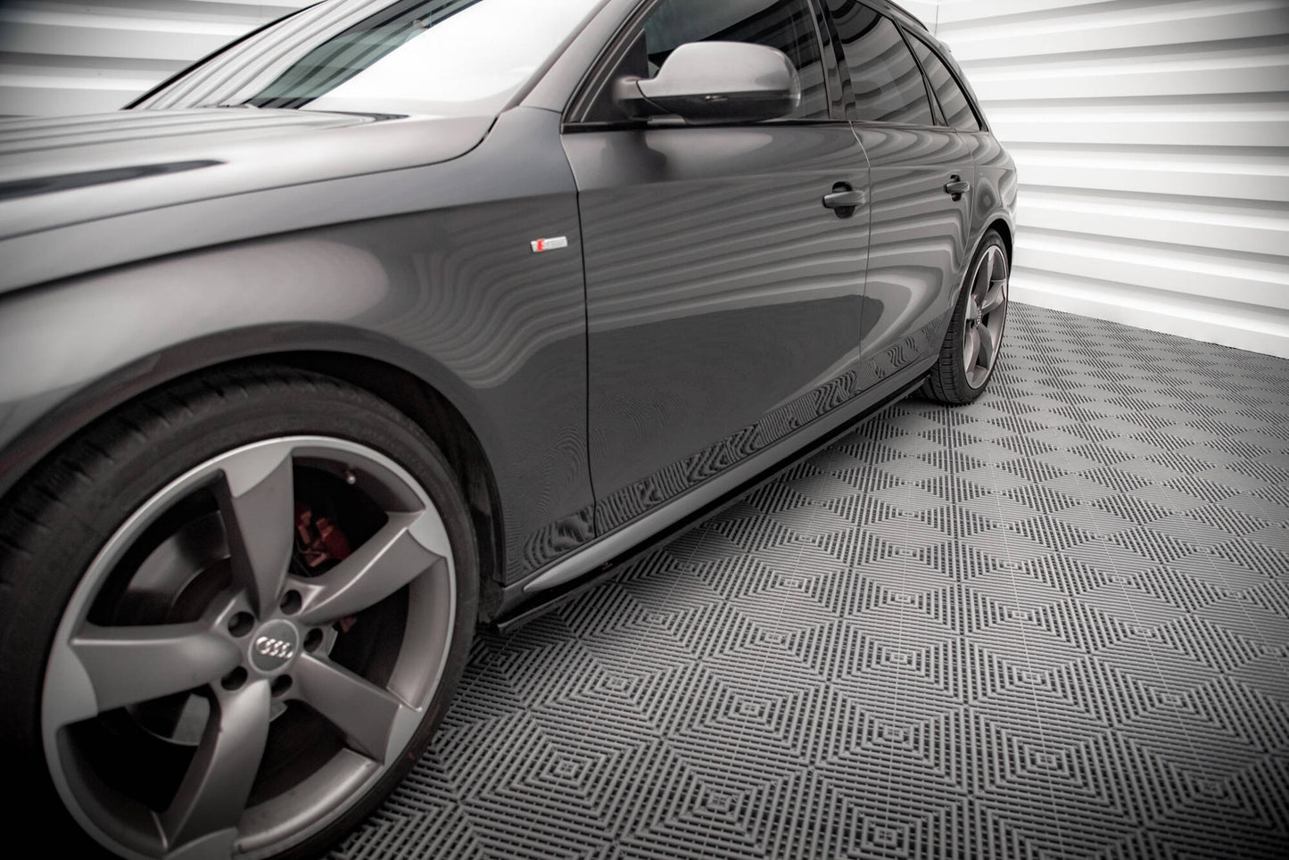 Maxton Design difuzory pod boční prahy ver.2 pro Audi A4 B8, B8 FL, černý lesklý plast ABS, Sedan/Avant