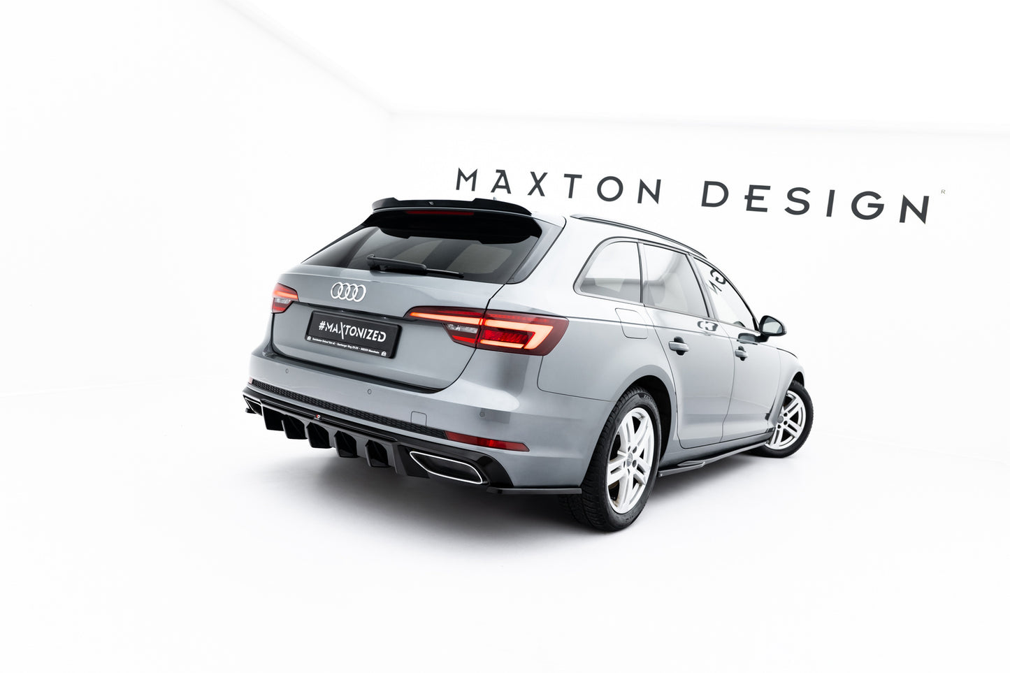 Maxton Design vložka zadního nárazníku pro Audi A4 B9, černý lesklý plast ABS, Avant / Sedan, vč. S-Line