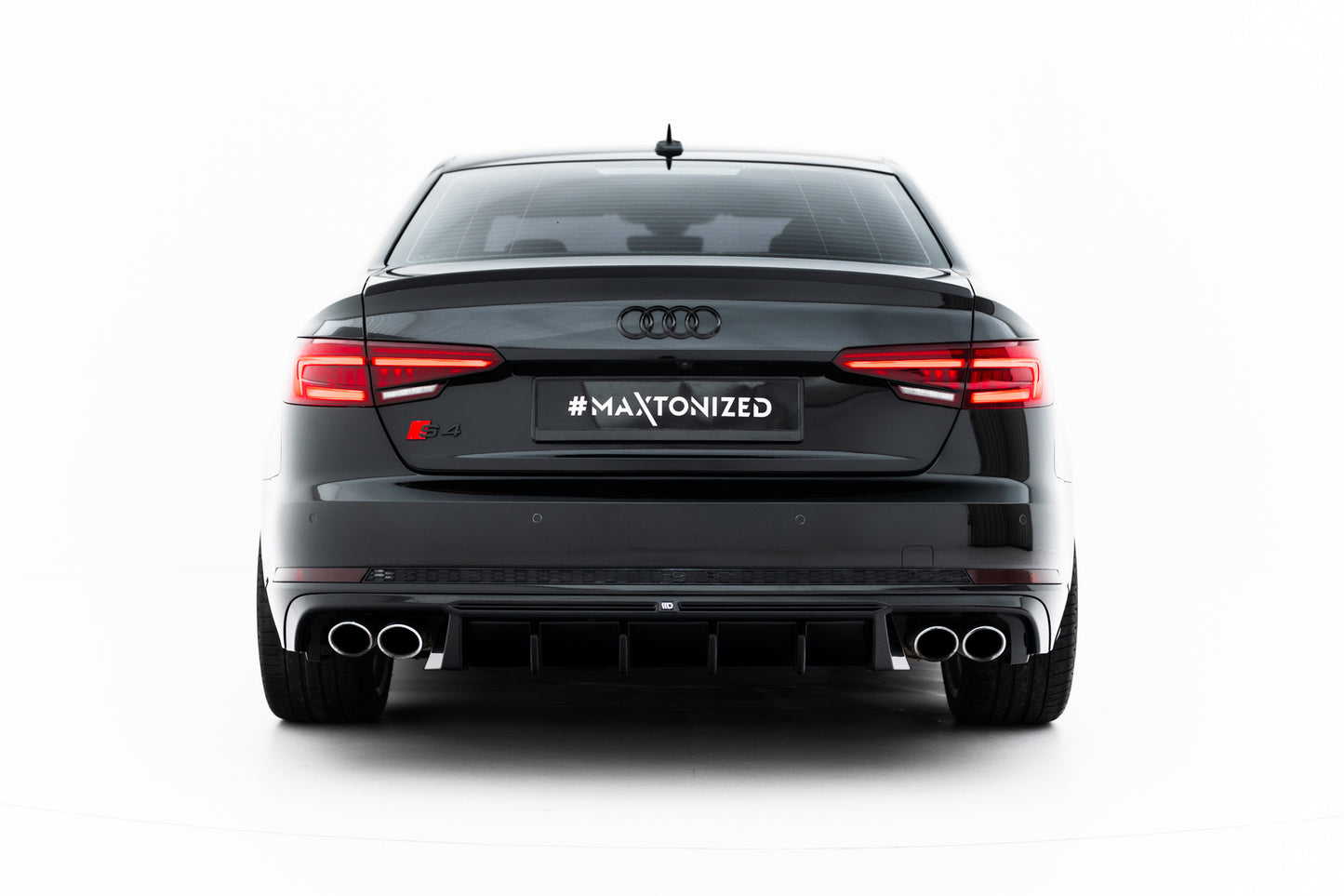 Maxton Design vložka zadního nárazníku pro Audi A4 B9, černý lesklý plast ABS, Avant / Sedan
