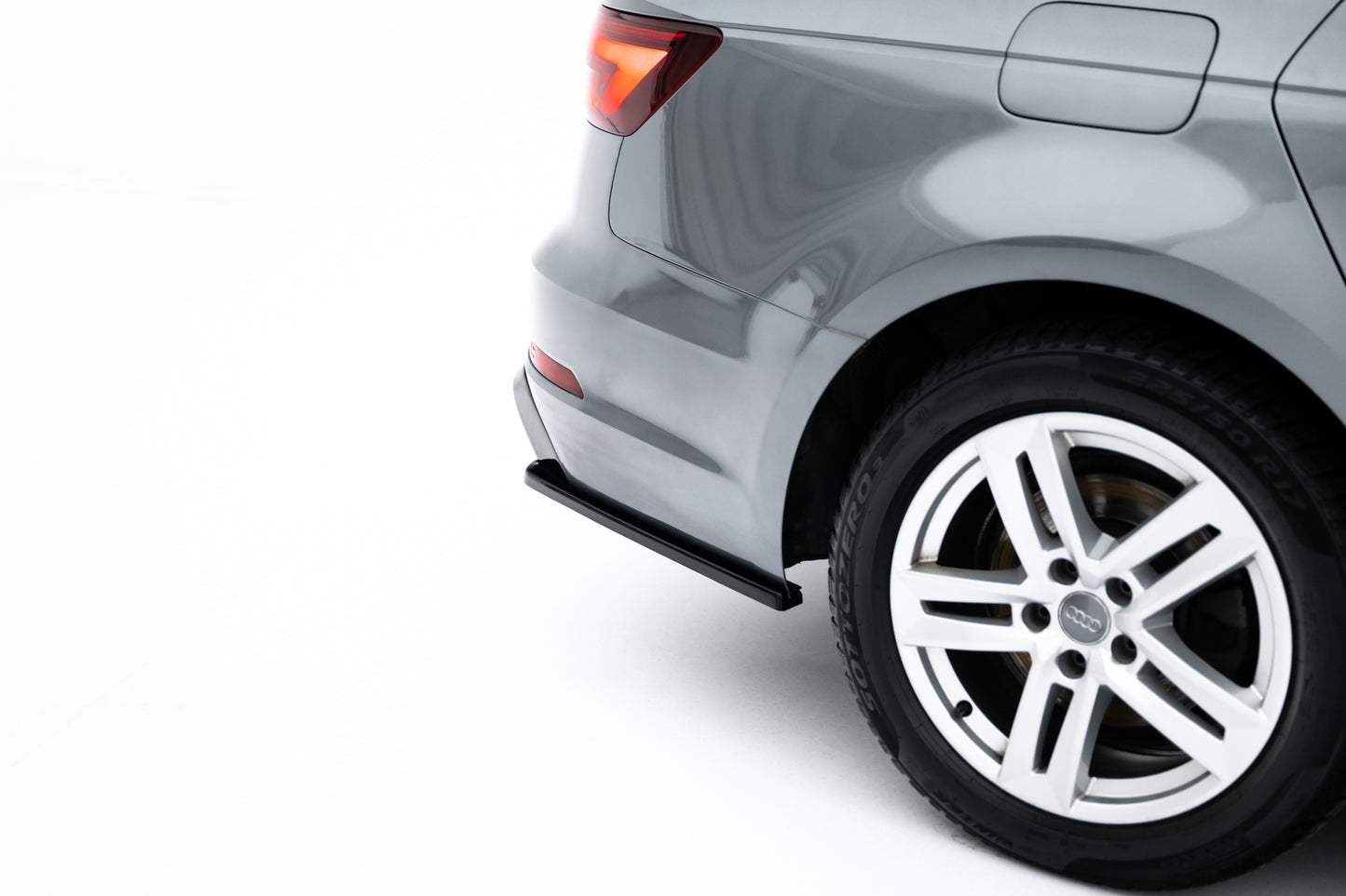 Maxton Design boční difuzory pod zadní nárazník pro Audi A4 B9, černý lesklý plast ABS, Avant / Sedan, vč. S-Line
