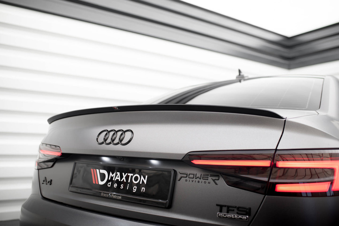 Maxton Design prodloužení spoileru pro Audi A4 B9, černý lesklý plast ABS, sedan