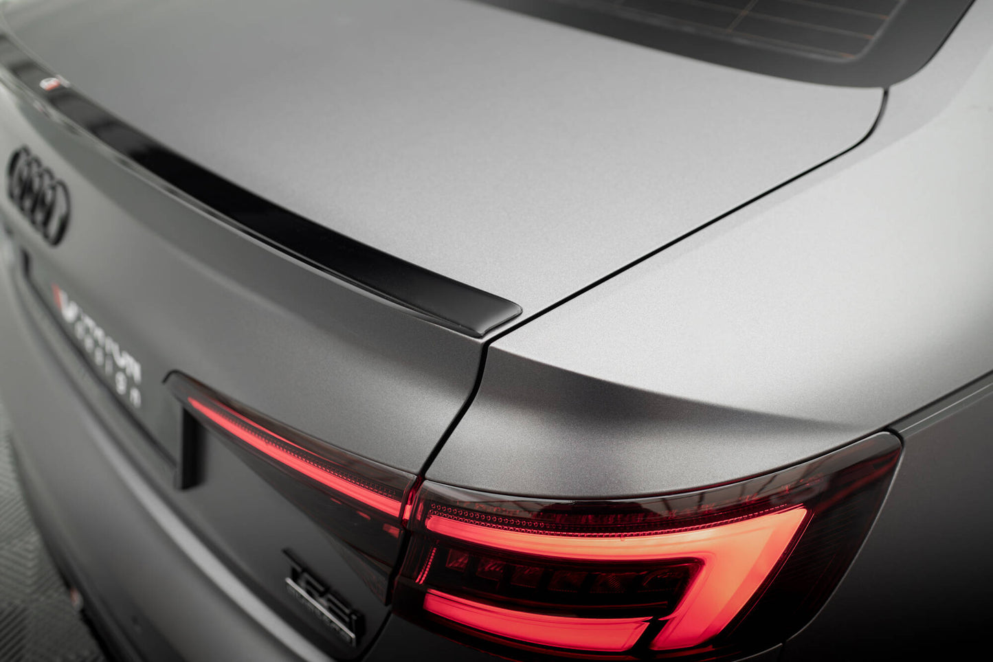 Maxton Design prodloužení spoileru pro Audi A4 B9, černý lesklý plast ABS, sedan