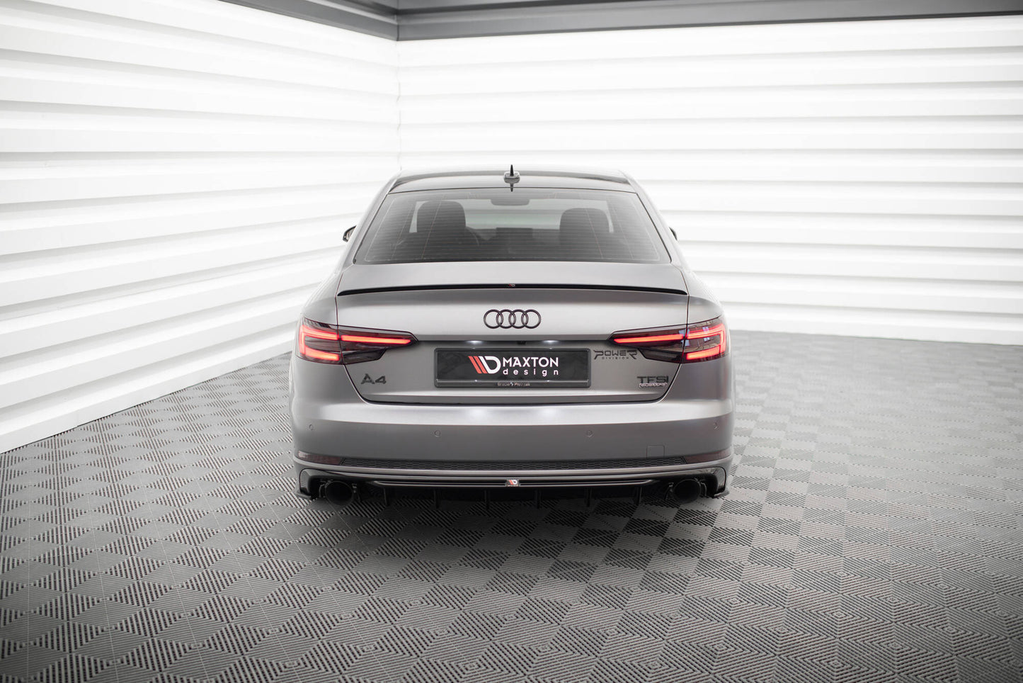 Maxton Design vložka zadního nárazníku pro Audi A4 B9, černý lesklý plast ABS, S-Line Sedan / S-Line Avant, verze s jednoduchou koncovkou na obou stranách
