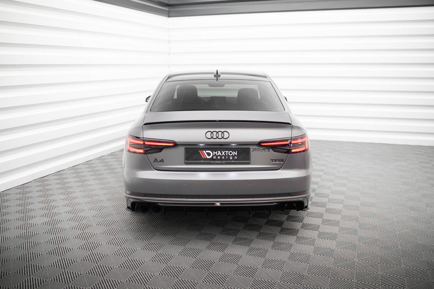 Maxton Design vložka zadního nárazníku pro Audi A4 B9, černý lesklý plast ABS, S-Line Sedan / S-Line Avant, verze s dvojitou koncovkou na jedné straně