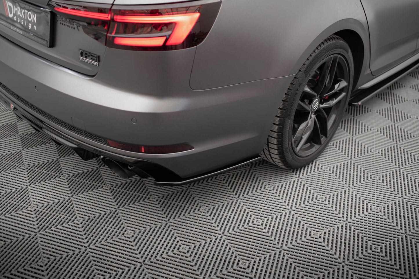 Maxton Design boční difuzory pod zadní nárazník ver.3 pro Audi A4 8V FL, černý lesklý plast ABS