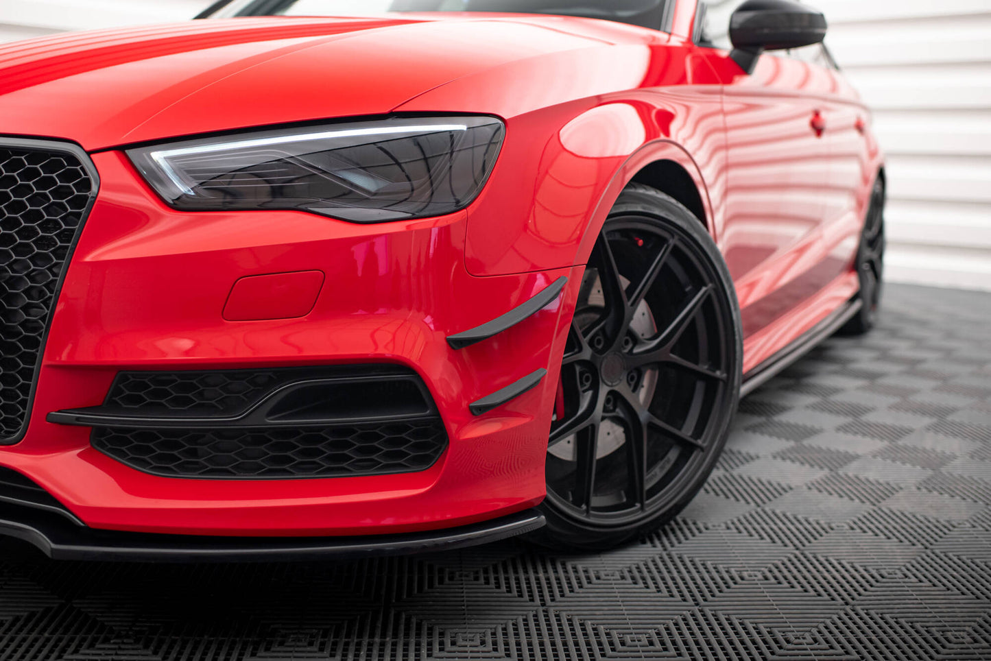 Maxton Design přítlačná křidélka předního nárazníku pro Audi A3 8V, S-Line