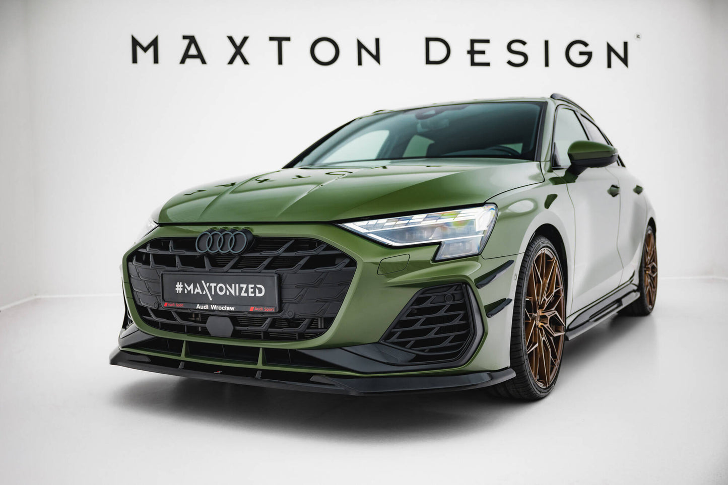 Maxton Design spoiler pod přední nárazník pro Audi A3 8Y Facelift, černý lesklý plast ABS, S-Line / S-Line Sedan