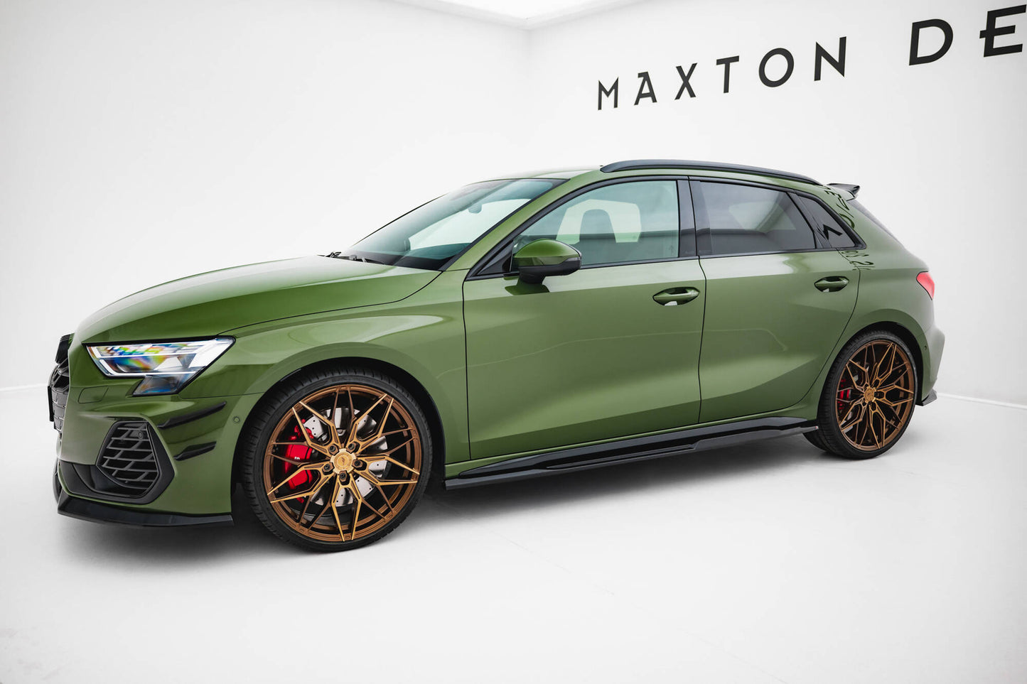 Maxton Design difuzory pod boční prahy ver.2 pro Audi A3 8Y Facelift, černý lesklý plast ABS, S-Line / S-Line Sedan