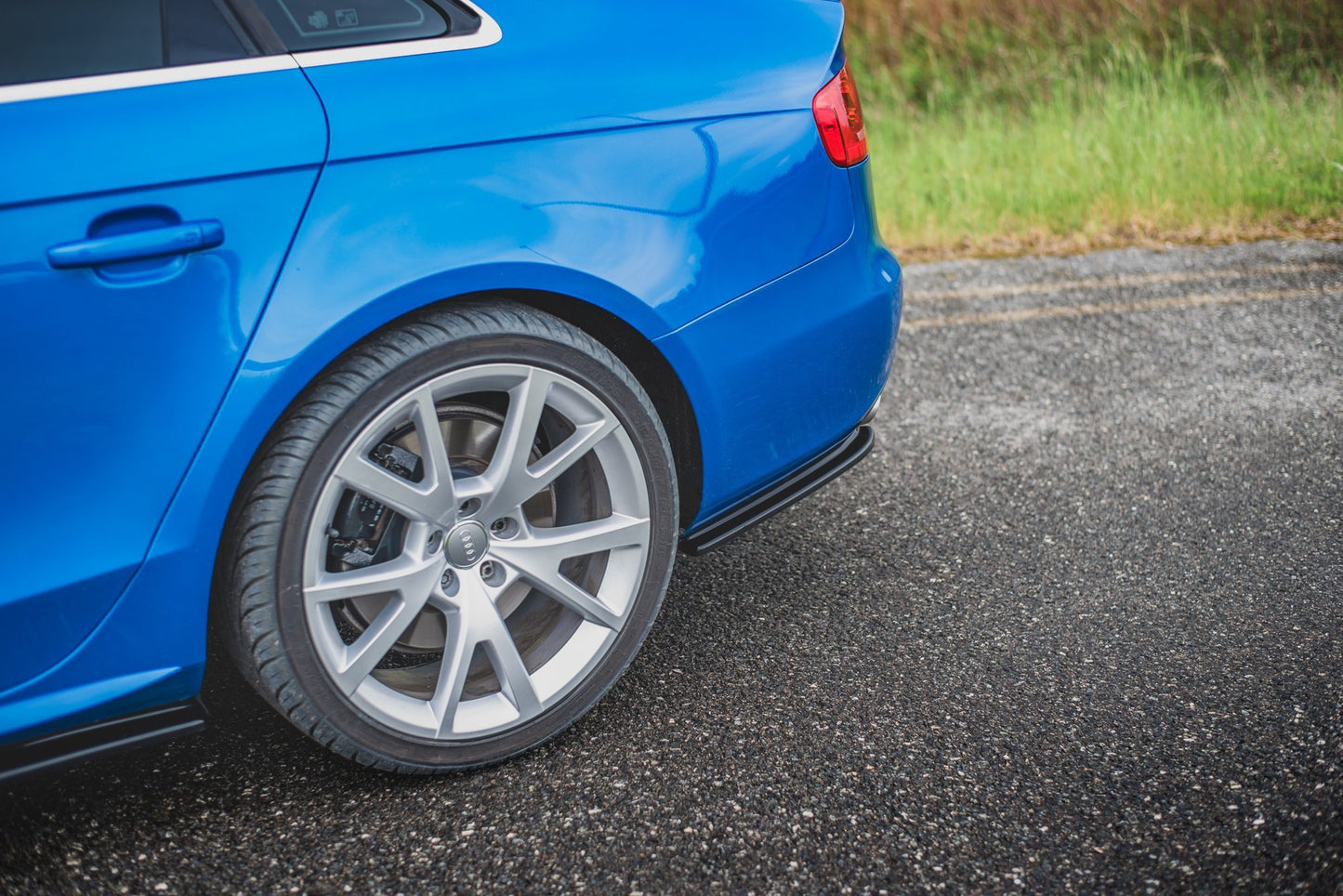 Maxton Design boční difuzory pod zadní nárazník pro Audi A4 B8, černý lesklý plast ABS, S-Line Sedan