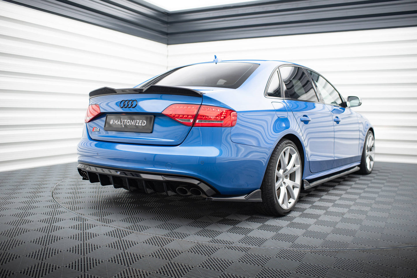 Maxton Design boční difuzory pod zadní nárazník ver.2 pro Audi S4 B8, černý lesklý plast ABS, Sedan