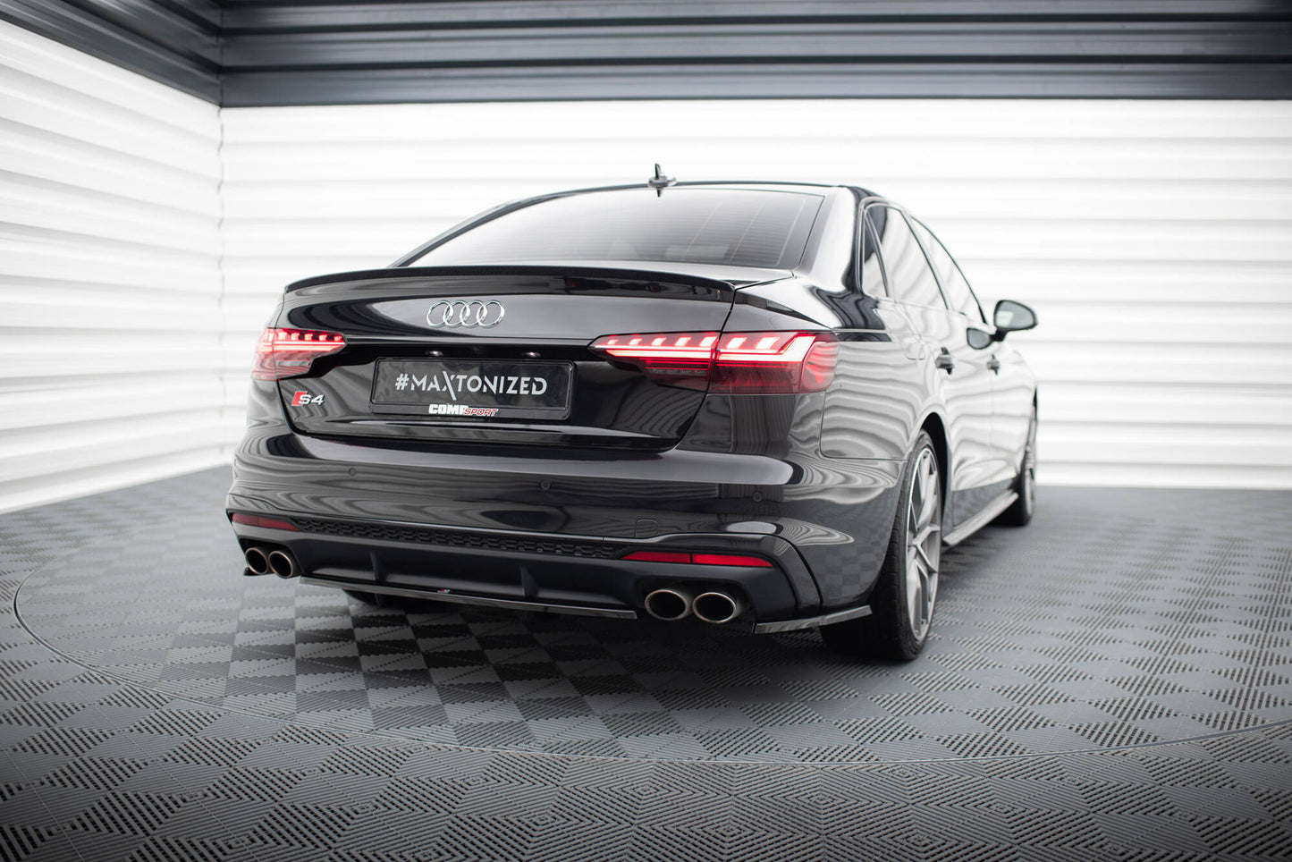 Maxton Design boční difuzory pod zadní nárazník pro Audi S4 B9 FL, černý lesklý plast ABS