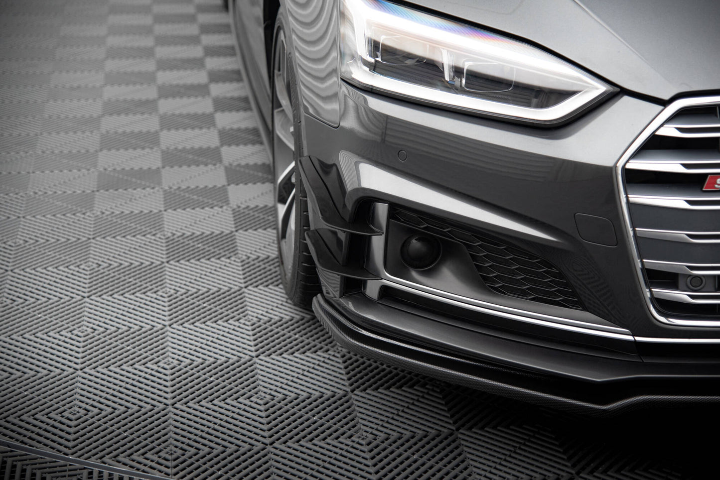 Maxton Design přítlačná křidélka předního nárazníku pro Audi A5 F5, S-line Coupe/S-line Sportback