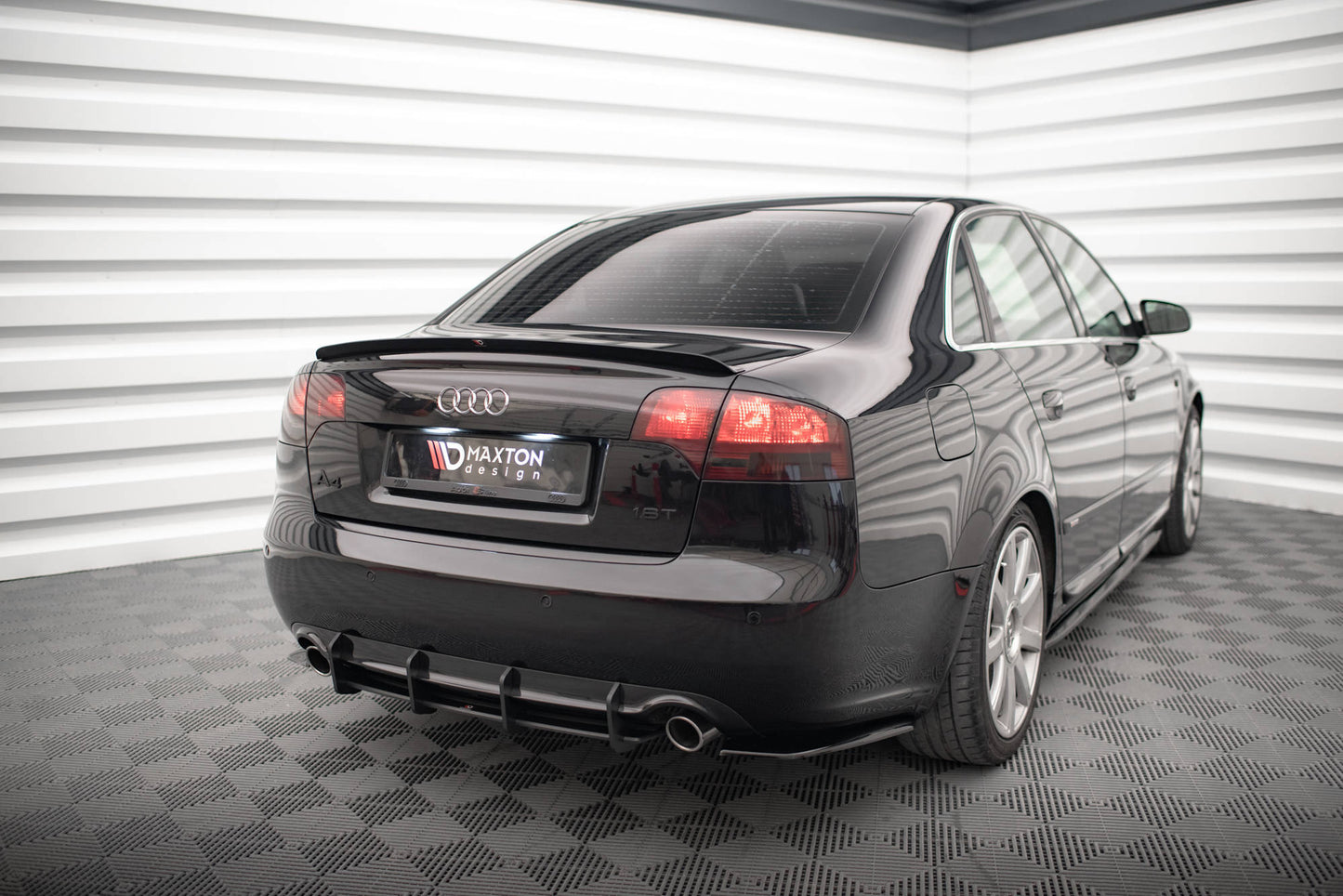 Maxton Design "Street Pro" difuzor zadního nárazníku pro Audi A4 B7, plast ABS bez povrchové úpravy, S-Line