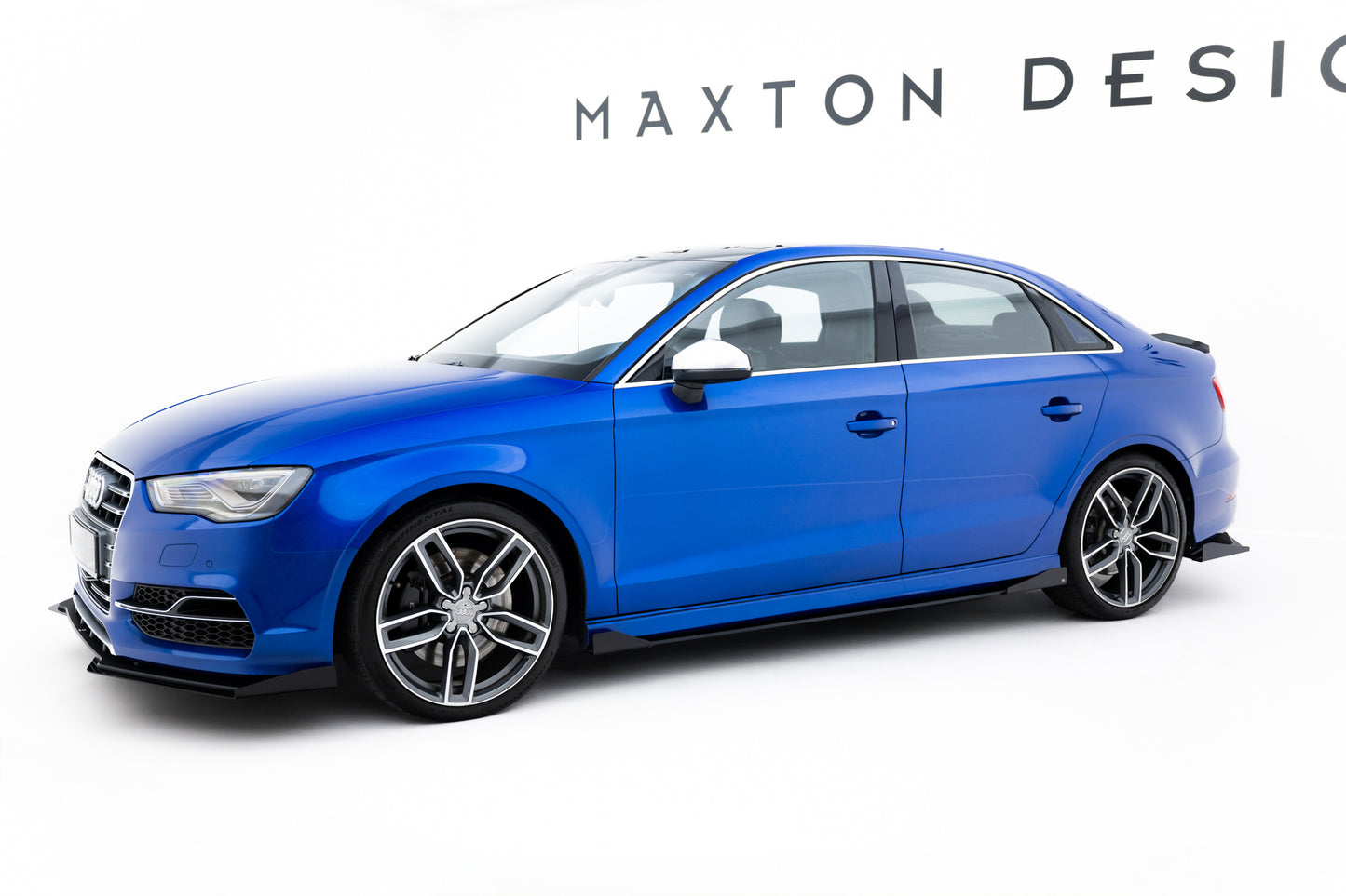 Maxton Design "Street Pro" difuzory pod boční prahy s křidélky pro Audi A3 8V, plast ABS bez povrchové úpravy, s červenou linkou, S-Line Sedan