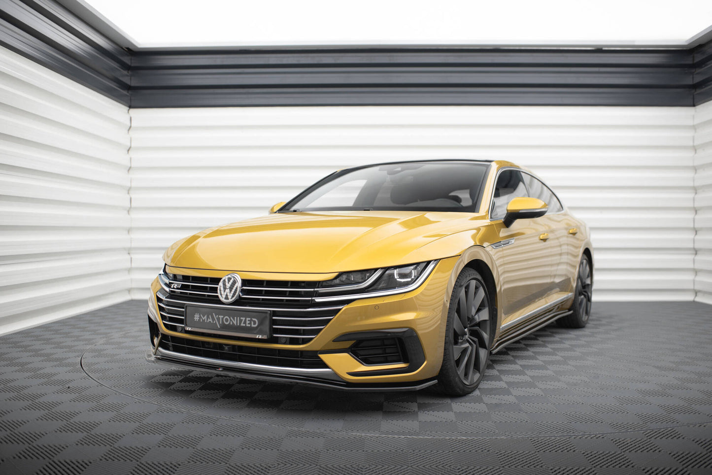 Maxton Design spoiler pod přední nárazník ver.1 pro Volkswagen Arteon, černý lesklý plast ABS