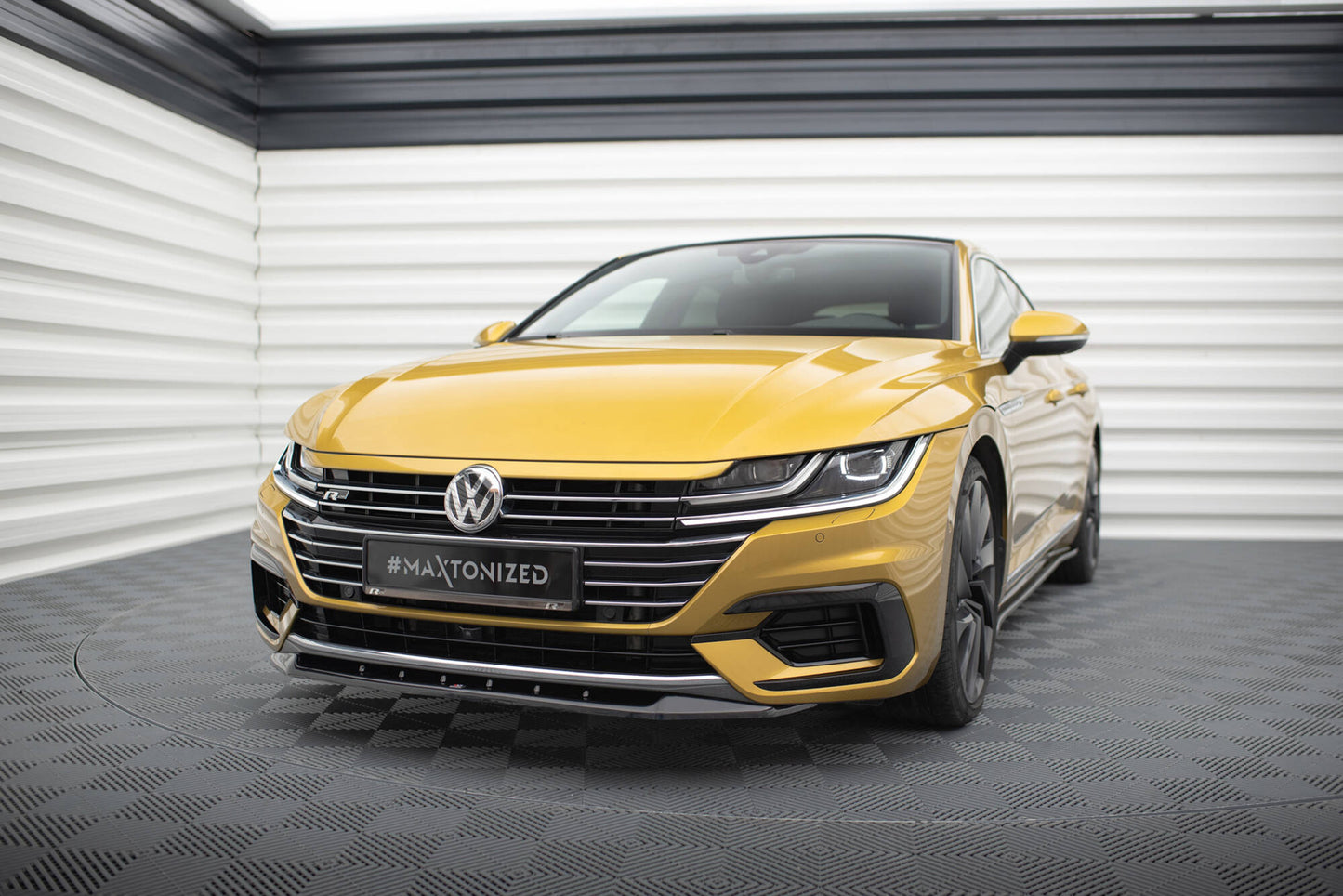 Maxton Design spoiler pod přední nárazník ver.2 pro Volkswagen Arteon, černý lesklý plast ABS