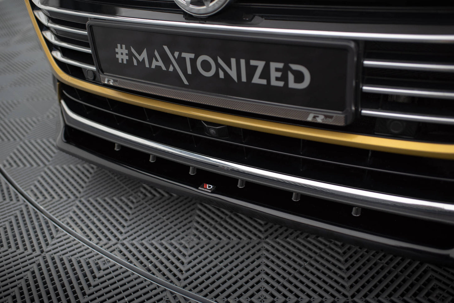 Maxton Design spoiler pod přední nárazník ver.2 pro Volkswagen Arteon, černý lesklý plast ABS