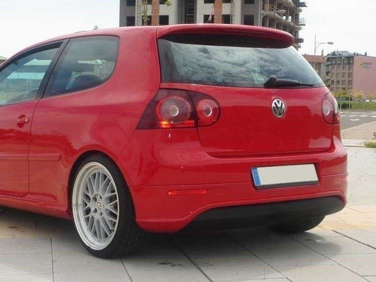 Maxton Design vložka zadního nárazníku pro Volkswagen Golf Mk5, plast ABS bez povrchové úpravy, R32 bez výřezu pro koncovku