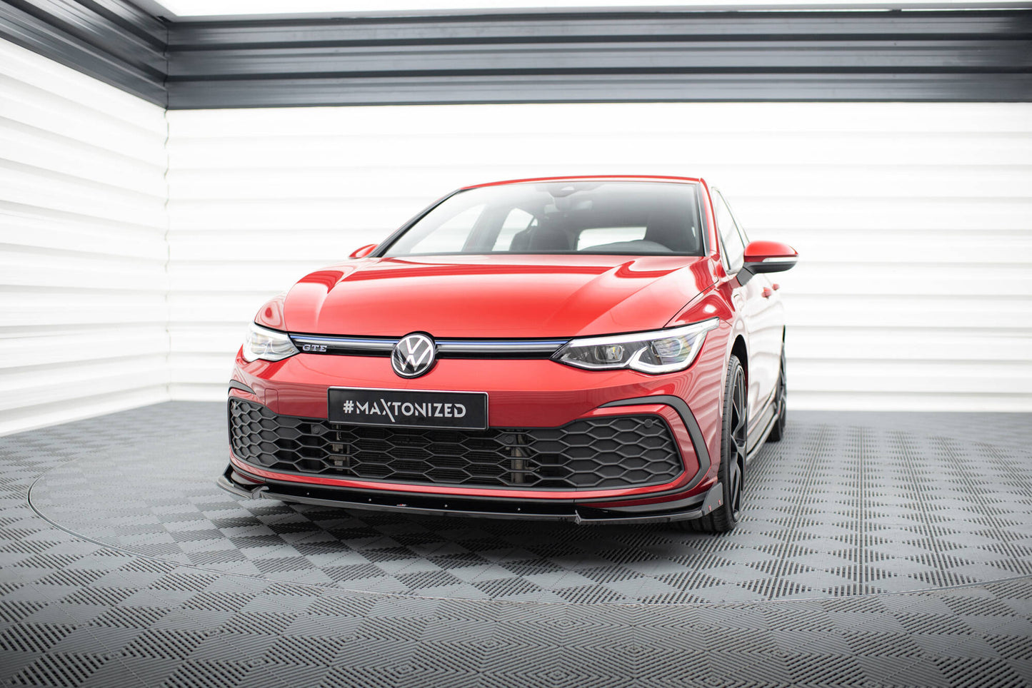 Maxton Design spoiler pod přední nárazník s křidélky ver.3 pro Volkswagen Golf GTD Mk8, černý lesklý plast ABS