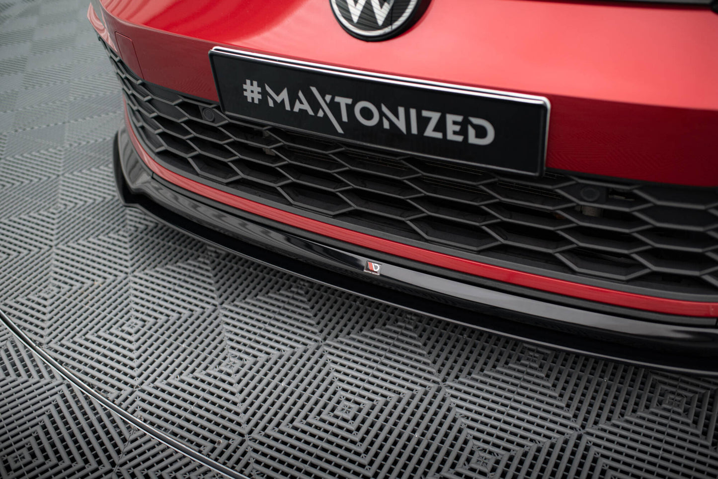 Maxton Design spoiler pod přední nárazník ver.6 pro Volkswagen Golf GTD Mk8, černý lesklý plast ABS