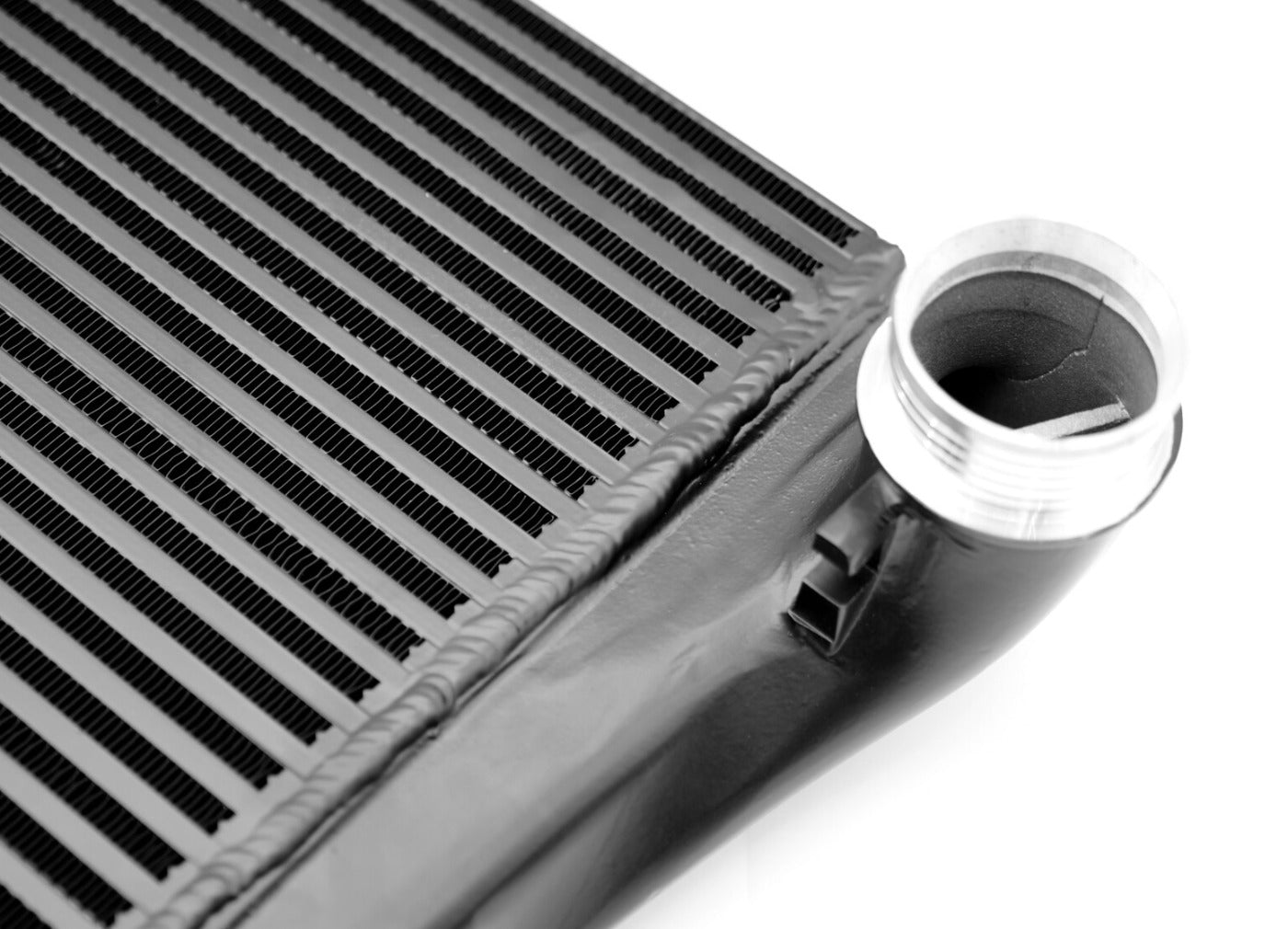 Racingline high performance intercooler s vedením pro vozy platformy MQB EVO s motory 2.0 TSI EA888 Gen4 - Audi