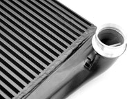 Racingline high performance intercooler s vedením pro vozy platformy MQB EVO s motory 2.0 TSI EA888 Gen4 - Audi
